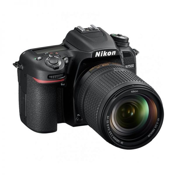 Зеркальный фотоаппарат Nikon D7500 kit 18-140 VR