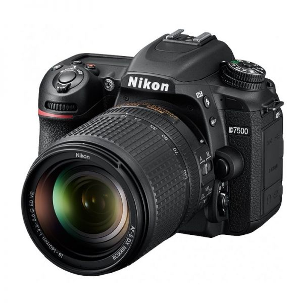 Зеркальный фотоаппарат Nikon D7500 kit 18-140 VR